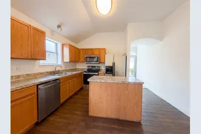 2563 Taos Drive, Grand Prairie, TX 75051 - Photo 2