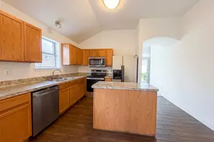 2563 Taos Dr, Grand Prairie, TX 75051 - Photo 2