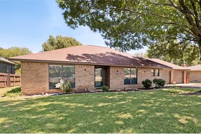 226 Oakwood Drive, Lancaster, TX 75146 - Photo 2