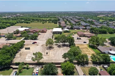 301/325 N Town East Boulevard, Mesquite, TX 75150 - Photo 2