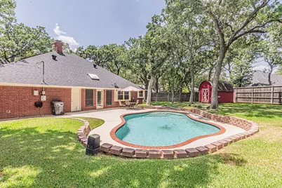 3901 Echo Hill Court, Arlington, TX 76001 - Photo 4