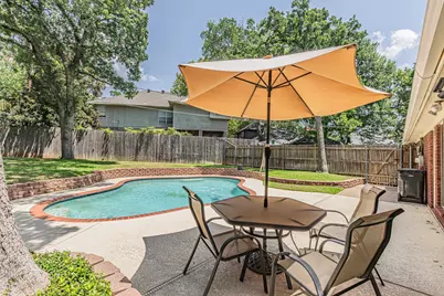 3901 Echo Hill Court, Arlington, TX 76001 - Photo 6