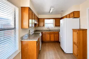 530 Rawls Cir, Irving, TX 75061 - Photo 2