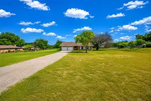 2102 Hill Top Cir, Weatherford, TX 76085 - Photo 1