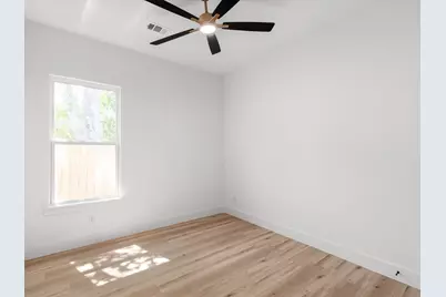 4233 Avenue H, Fort Worth, TX 76105 - Photo 16