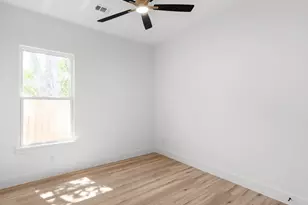 4233 Avenue H, Fort Worth, TX 76105 - Photo 16