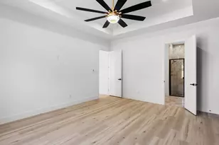 4233 Avenue H, Fort Worth, TX 76105 - Photo 12