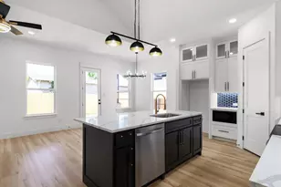 4233 Avenue H, Fort Worth, TX 76105 - Photo 4