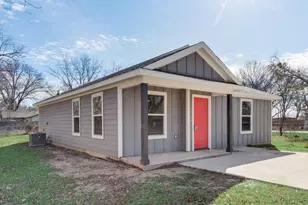 105 S Commerce St, Savoy, TX 75479 - Photo 1