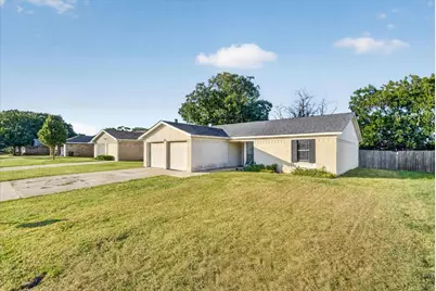 1200 E Georgian Road, Saginaw, TX 76179 - Photo 1