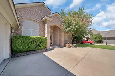111 Honeysuckle Drive, Justin, TX 76247 - Photo 8
