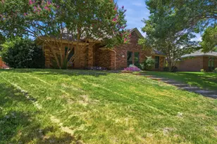 4405 Bentley Dr, Plano, TX 75093 - Photo 2