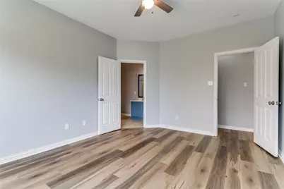 815 Creekside Drive, Little Elm, TX 75068 - Photo 4