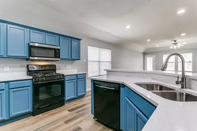 815 Creekside Drive, Little Elm, TX 75068 - Photo 10