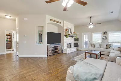 106 Hannah Court, Weatherford, TX 76085 - Photo 6