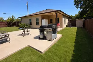 315 E Brockett St, Sherman, TX 75090 - Photo 6