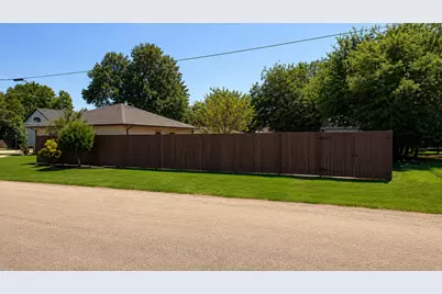 315 E Brockett Street, Sherman, TX 75090 - Photo 4