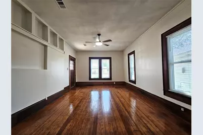 305 W Sabine Street, Groesbeck, TX 76642 - Photo 4