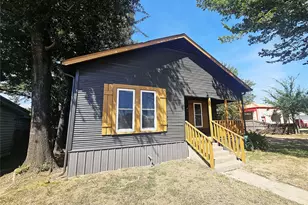 305 W Sabine St, Groesbeck, TX 76642 - Photo 2