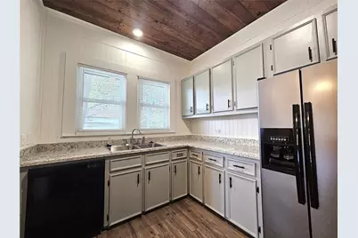 305 W Sabine Street, Groesbeck, TX 76642 - Photo 6