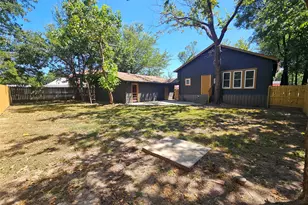 305 W Sabine St, Groesbeck, TX 76642 - Photo 18