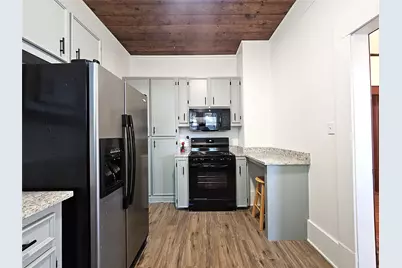 305 W Sabine Street, Groesbeck, TX 76642 - Photo 8