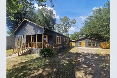305 W Sabine Street, Groesbeck, TX 76642 - Photo 1