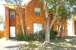 5417 Prairie Ln, Grand Prairie, TX 75052 - Photo 2