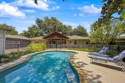 6238 Crestmont Drive, Dallas, TX 75214 - Photo 18