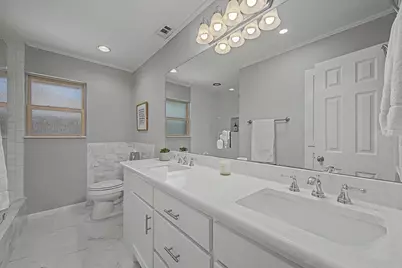 6238 Crestmont Drive, Dallas, TX 75214 - Photo 14