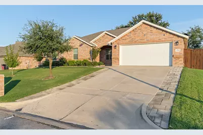 3733 Cecelia Lane, Forest Hill, TX 76140 - Photo 2