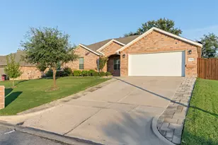 3733 Cecelia Ln, Forest Hill, TX 76140 - Photo 2