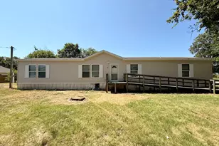90 2nd St, Honey Grove, TX 75446 - Photo 1