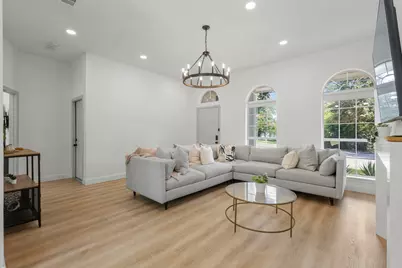 314 E Center Street, Duncanville, TX 75116 - Photo 2