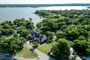1115 E Lake Dr, Weatherford, TX 76087 - Photo 1