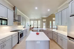 1301 Twisting Star Dr, Fort Worth, TX 76052 - Photo 8