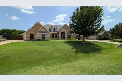 1301 Twisting Star Drive, Fort Worth, TX 76052 - Photo 2