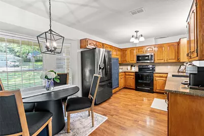 827 Yellowstone Drive, Grapevine, TX 76051 - Photo 8