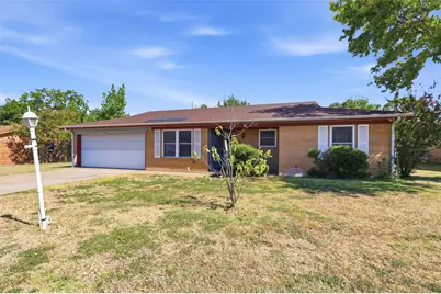2107 10th Street, Mineral Wells, TX 76067 - Photo 1