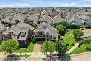 1317 Mary Horn Dr, Aubrey, TX 76227 - Photo 2