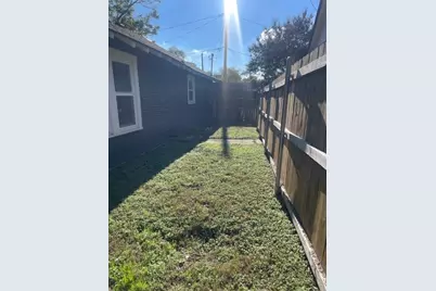 402 Graham Avenue, Dallas, TX 75223 - Photo 14