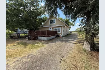 1009 W 7th Street, Justin, TX 76247 - Photo 4