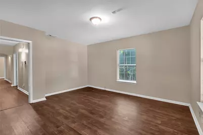 351 Pennsylvania Avenue, Fort Worth, TX 76104 - Photo 6