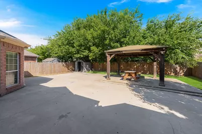 5207 W Cove Way, Grand Prairie, TX 75052 - Photo 32