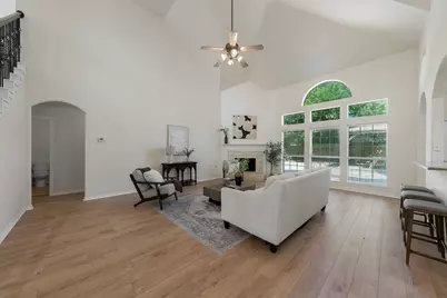 5207 W Cove Way, Grand Prairie, TX 75052 - Photo 12