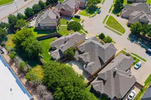 5207 W Cove Way, Grand Prairie, TX 75052 - Photo 34