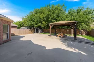 5207 W Cove Way, Grand Prairie, TX 75052 - Photo 32