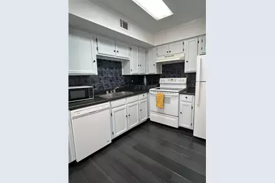 9811 Walnut Street #104, Dallas, TX 75243 - Photo 4