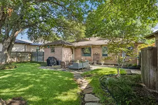 809 Brookhurst Dr, Dallas, TX 75218 - Photo 24