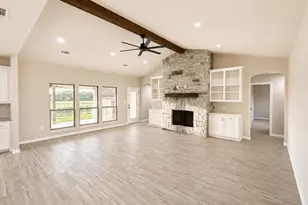 1013 Abbie Ruth Ct, Springtown, TX 76082 - Photo 4